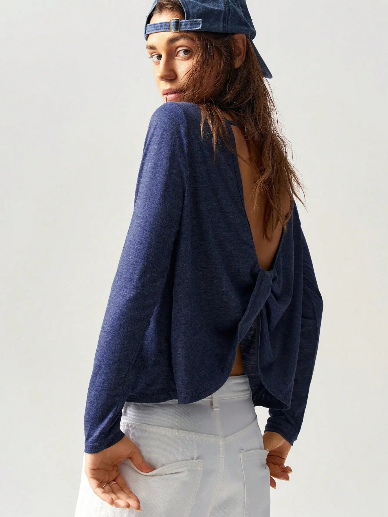 Backless Long-sleeve T-shirt
