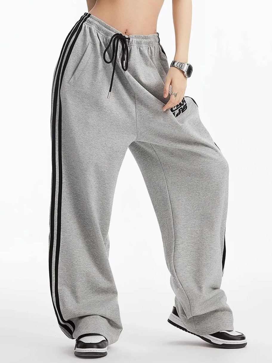 loose baggy sweatpants